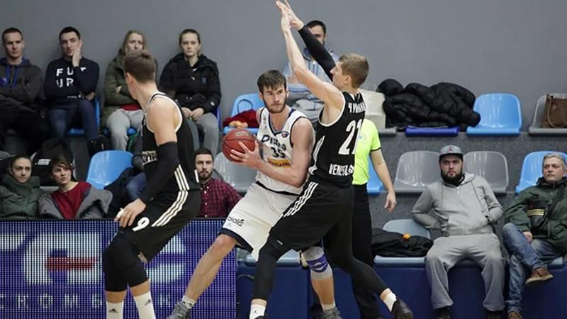 "Черкасские обезьяны" сенсационно одолели "Днепр" "Черкасские обезьяны" сенсационно одолели "Днепр"