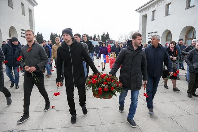 Украинский футболист отметил 9 мая в России с "георгиевской лентой" Украинский футболист отметил 9 мая в России с "георгиевской лентой"