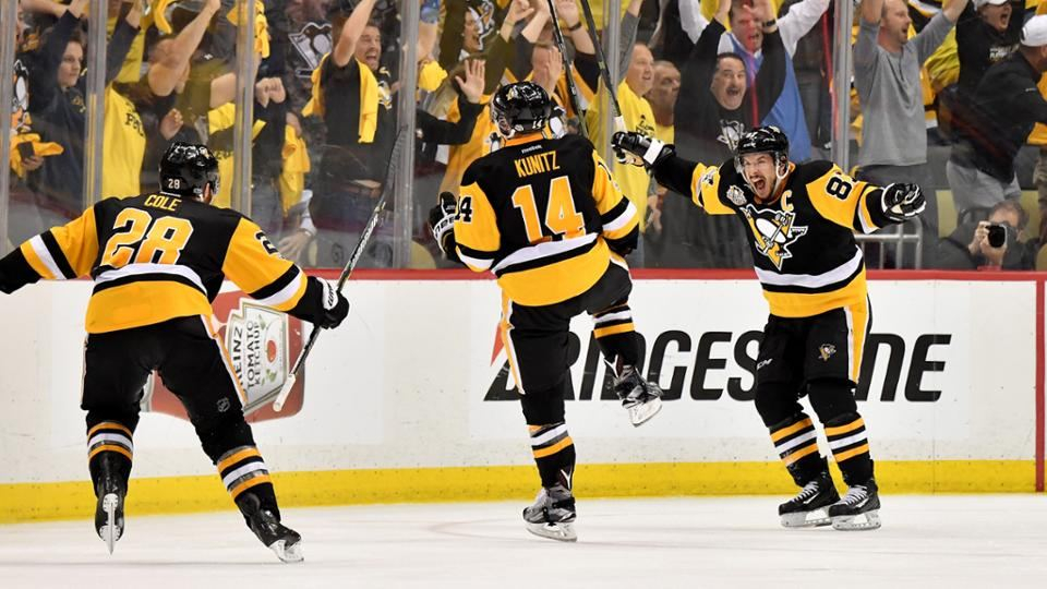 "Питтсбург Пингвинс" во второй раз подряд завоевали титул лучшей хоккейной команды планеты.
