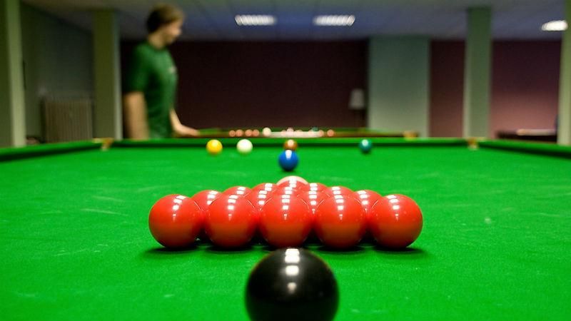 Снукер – популярний різновид більярду Снукер – популярний різновид більярду