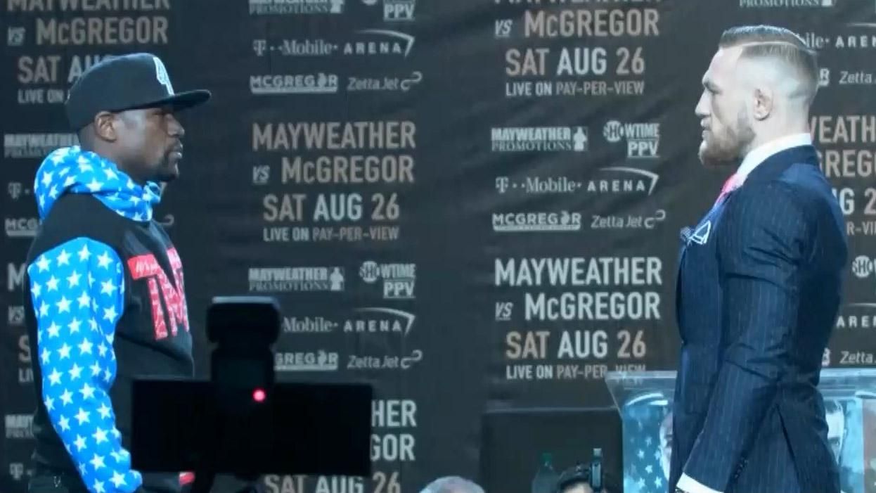 Дуэль взглядов: Мейвезер-младший и Макгрегор провели первую совместную пресс-конференцию Дуэль взглядов: Мейвезер-младший и Макгрегор провели первую совместную пресс-конференцию