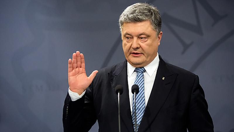 Ломаченко сделал трогательный подарок Порошенко Ломаченко сделал трогательный подарок Порошенко