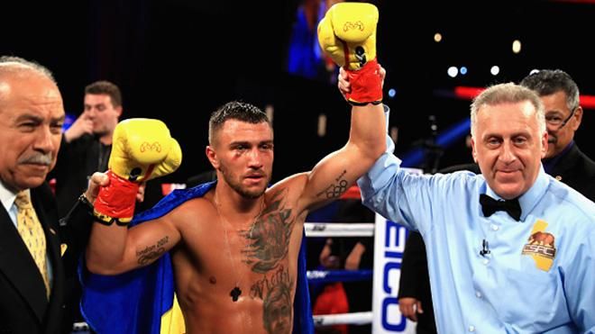 Перемога Ломаченка: Порошенко і Гройсман привітали чемпіона Перемога Ломаченка: Порошенко і Гройсман привітали чемпіона