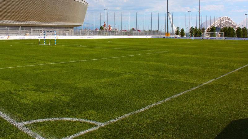 У Росії епічно сконфузились з покриттям футбольного поля: відео У Росії епічно сконфузились з покриттям футбольного поля: відео