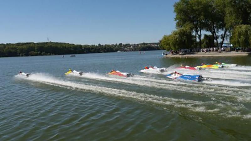 В Тернополе прошли соревнования самых быстрых лодок мира В Тернополе прошли соревнования самых быстрых лодок мира