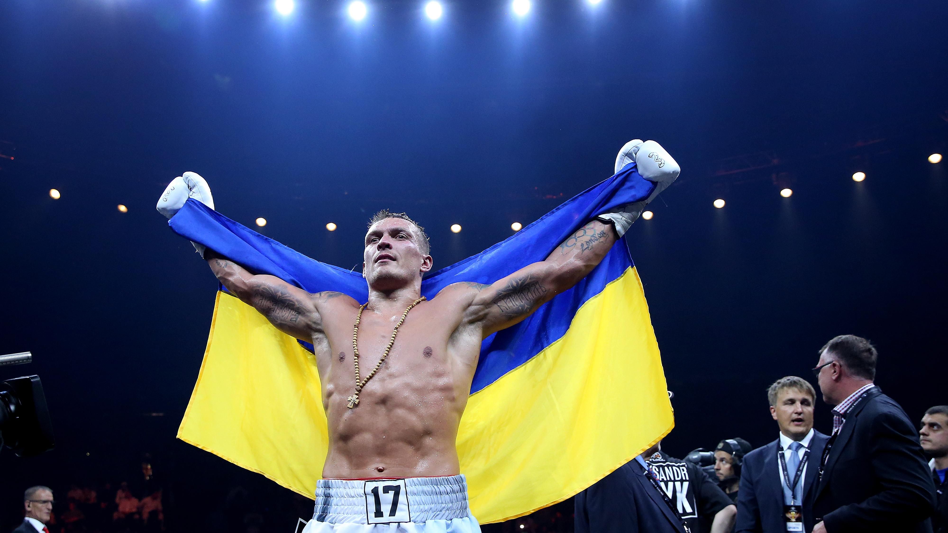 Можете кинути у мене камінь, – ефектний перший коментар Усика після перемоги над Хуком Можете кинути у мене камінь, – ефектний перший коментар Усика після перемоги над Хуком