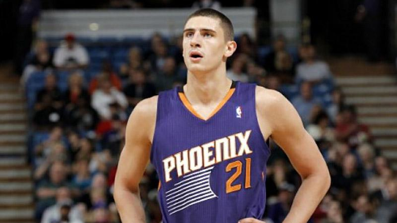 Украинский баскетболист курьезно отличился в матче НБА: появилось видео