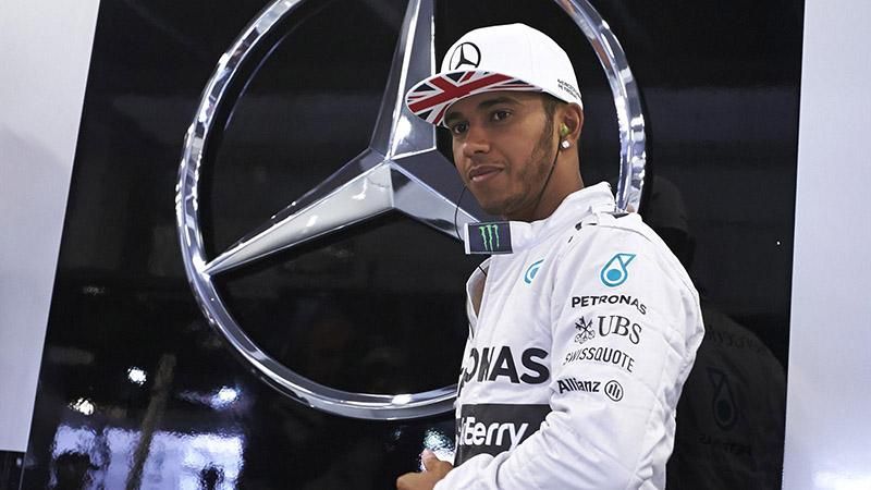 Представитель Mercedes триумфально выиграл гран-при Формулы-1