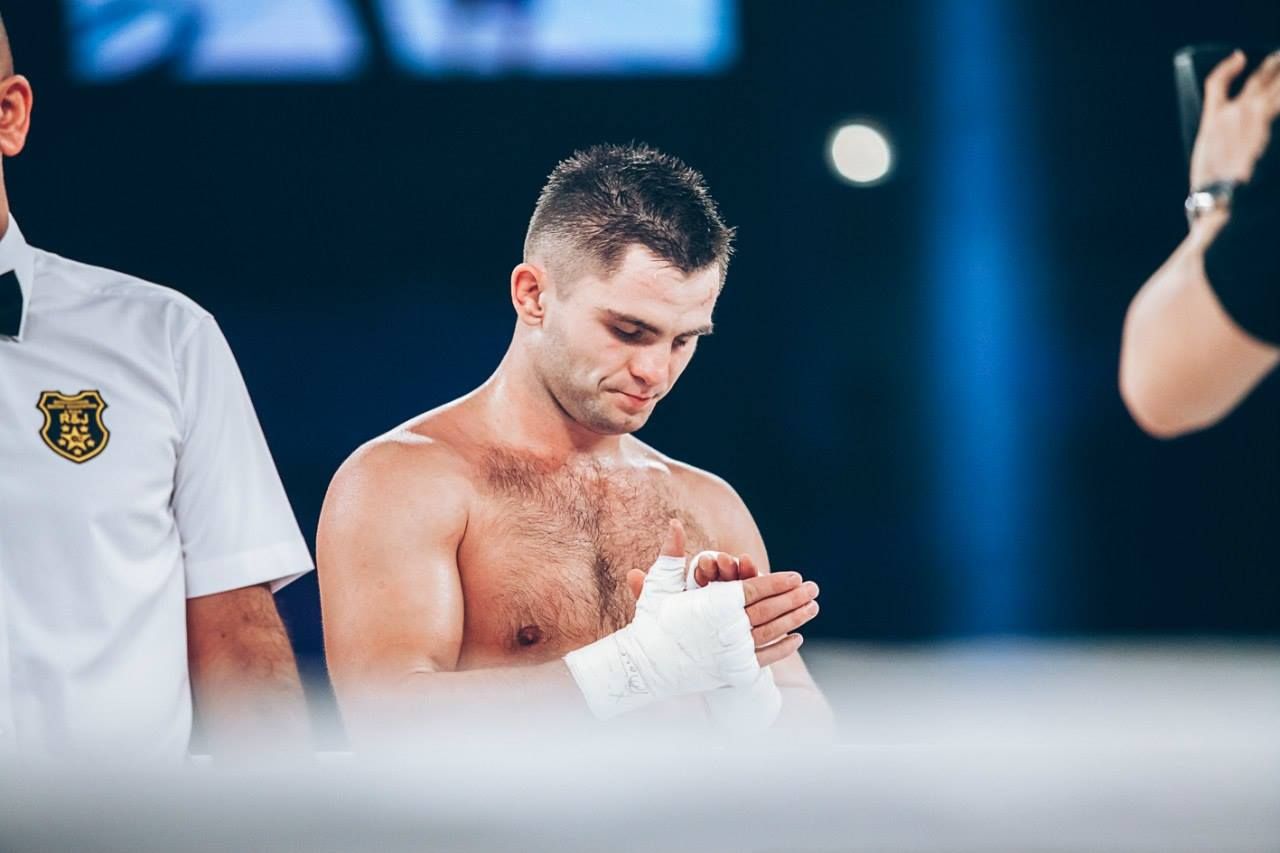 Український боксер яскраво дебютував на професійному ринзі: опублікували відео
