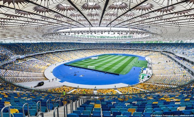 Про підозру у розкраданні під час Євро-2012 оголошено екс-директорові "Олімпійського" Про підозру у розкраданні під час Євро-2012 оголошено екс-директорові "Олімпійського"