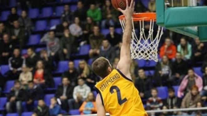 Драматический матч Суперлиги завершился победой киевского "Будивельника" Драматический матч Суперлиги завершился победой киевского "Будивельника"