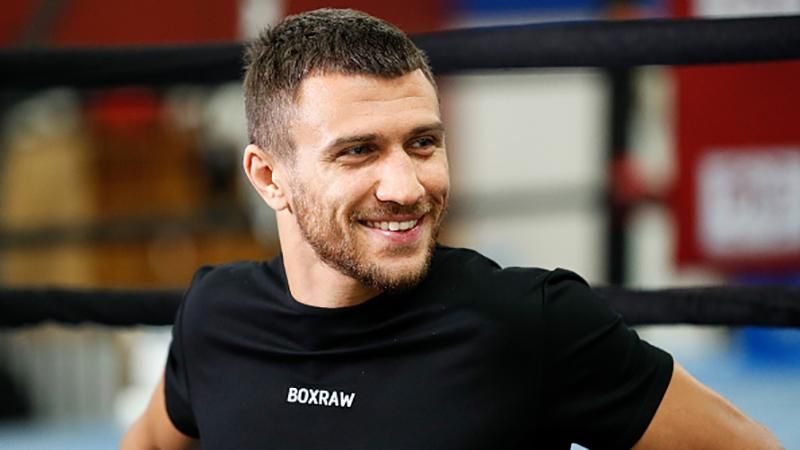 Ломаченко після бою з Рігондо потішив шанувальників прямо на вулицях Нью-Йорка Ломаченко після бою з Рігондо потішив шанувальників прямо на вулицях Нью-Йорка