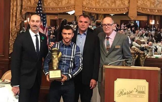 Ломаченко после победы над Ригондо наградили престижным трофеем