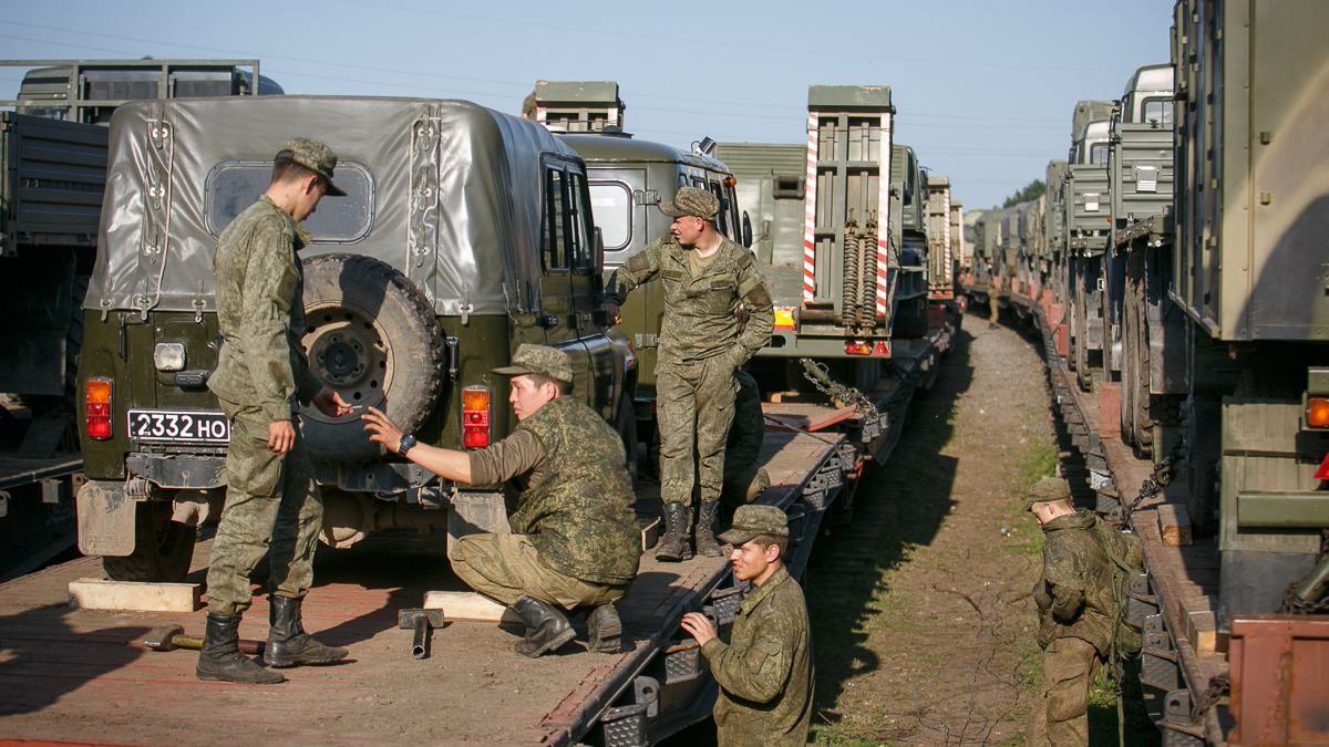 Росія може розмістити склади зі зброєю та військовою технікою  в Білорусі 