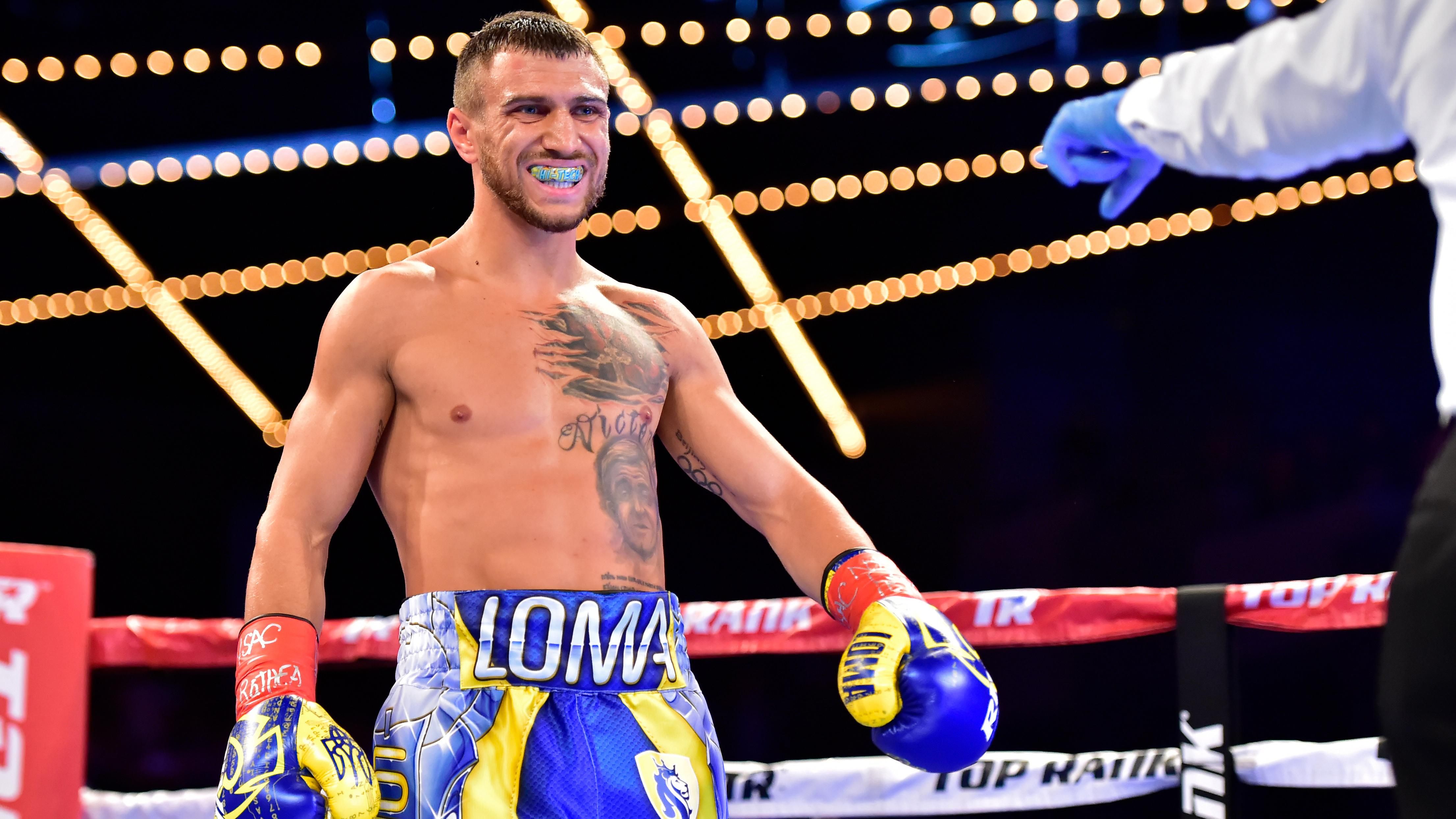 Ломаченко стал частью боксерской истории благодаря своим шортам Ломаченко стал частью боксерской истории благодаря своим шортам