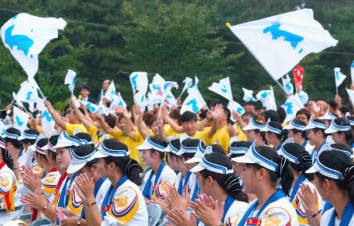 Олимпиада объединяет Кореи: на церемонию открытия страны выйдут под единым флагом