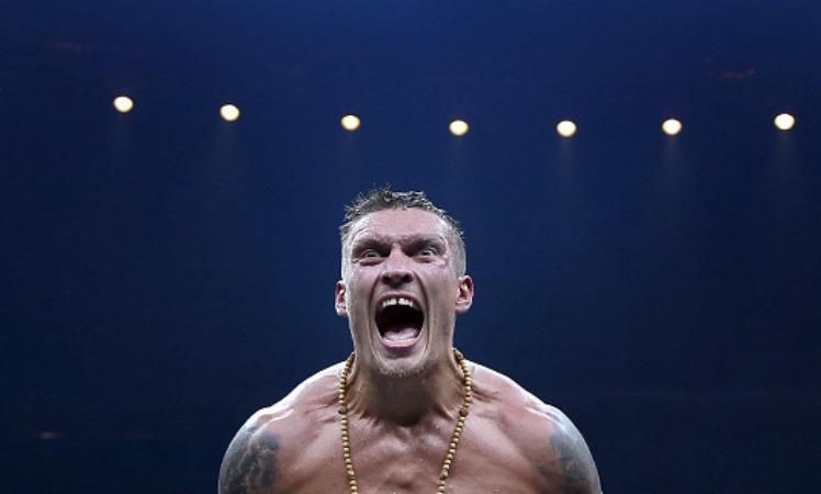 Усик потролив суперника і показав, як "моржує": з’явилось відео Усик потролив суперника і показав, як "моржує": з’явилось відео