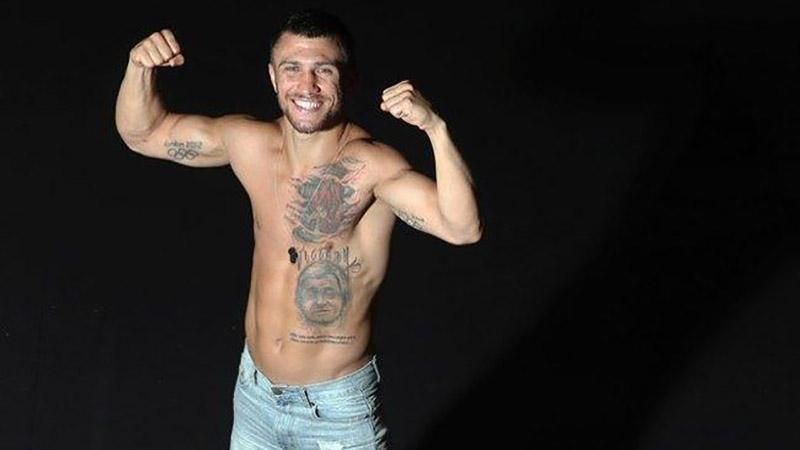 Ломаченко показав кумедні відео своїх тренувань Ломаченко показав кумедні відео своїх тренувань