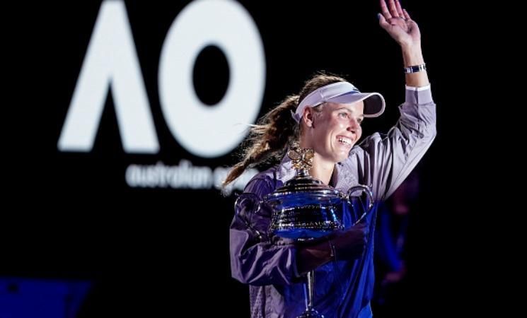Теннис: Australian Open выиграла Каролин Возняцки