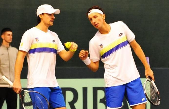 Теннис: Стаховский и Молчанов победили шведов в парном матче Кубка Дэвиса