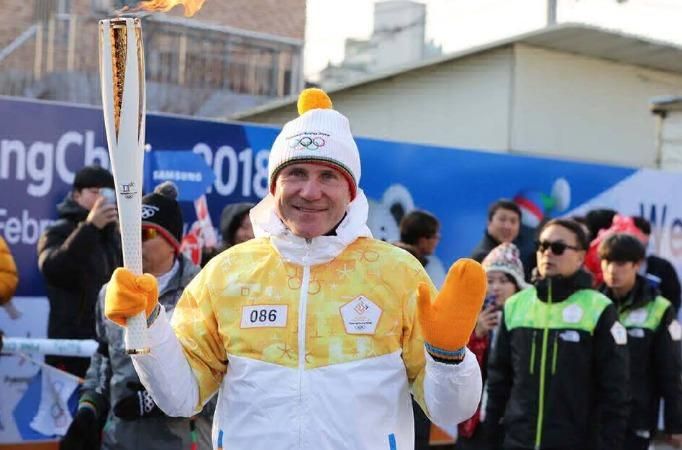 Олімпіада-2018: президент НОК України Сергій Бубка взяв участь в естафеті олімпійського вогню