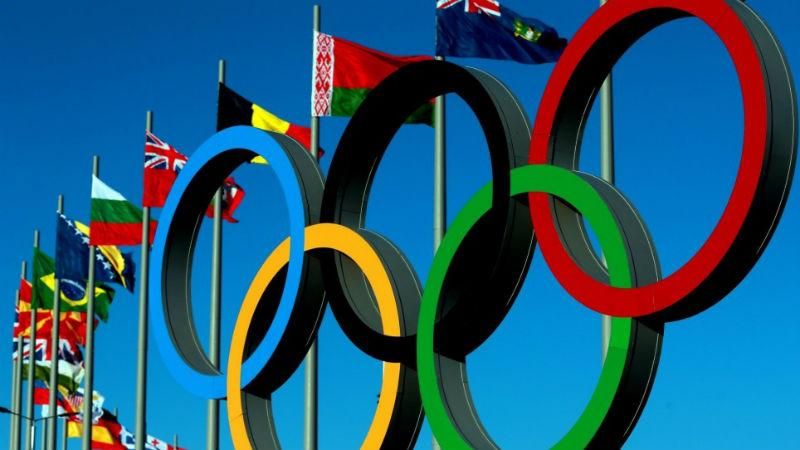 Одразу троє українців понесуть прапори своїх країн під час відкриття Олімпіади Одразу троє українців понесуть прапори своїх країн під час відкриття Олімпіади