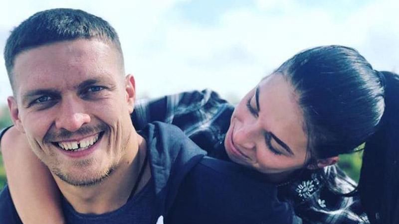 Усик похвастался фотографиями из общих тренировок с женой Усик похвастался фотографиями из общих тренировок с женой