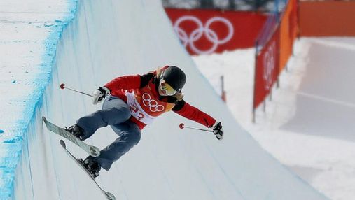 "Найгірший олімпієць": лижниця з дисципліни "видовищних трюків" прокотилася без трюків
