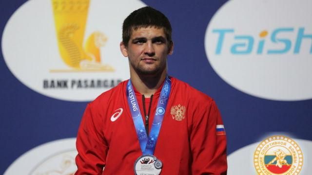 У ще одного росіянина забрали медаль через допінг 