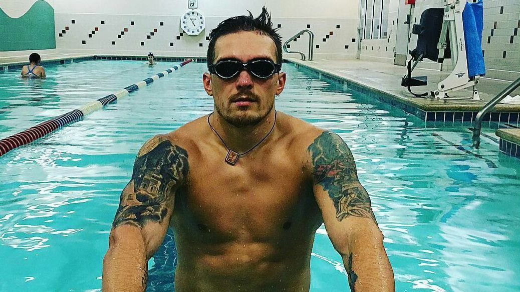 Усик "звернувся" до Ілона Маска: приголомшливе фото Усик "звернувся" до Ілона Маска: приголомшливе фото