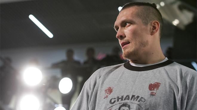 Усик розповів, чому його бій з росіянином Гассієвим перенесли Усик розповів, чому його бій з росіянином Гассієвим перенесли