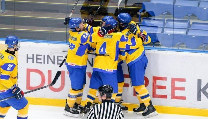 Украинцы победили сборную Италии на Чемпионате мира по хоккею U-18 и возглавили группу