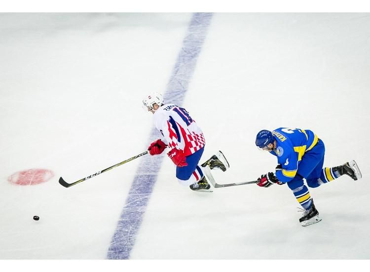 Хоккей: сборная Украины проиграла аутсайдерам соревнований на Чемпионате мира