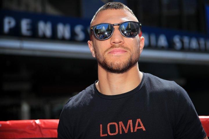 Василий Ломаченко получит награду "Боксер года" перед боем с Линаресом Василий Ломаченко получит награду "Боксер года" перед боем с Линаресом