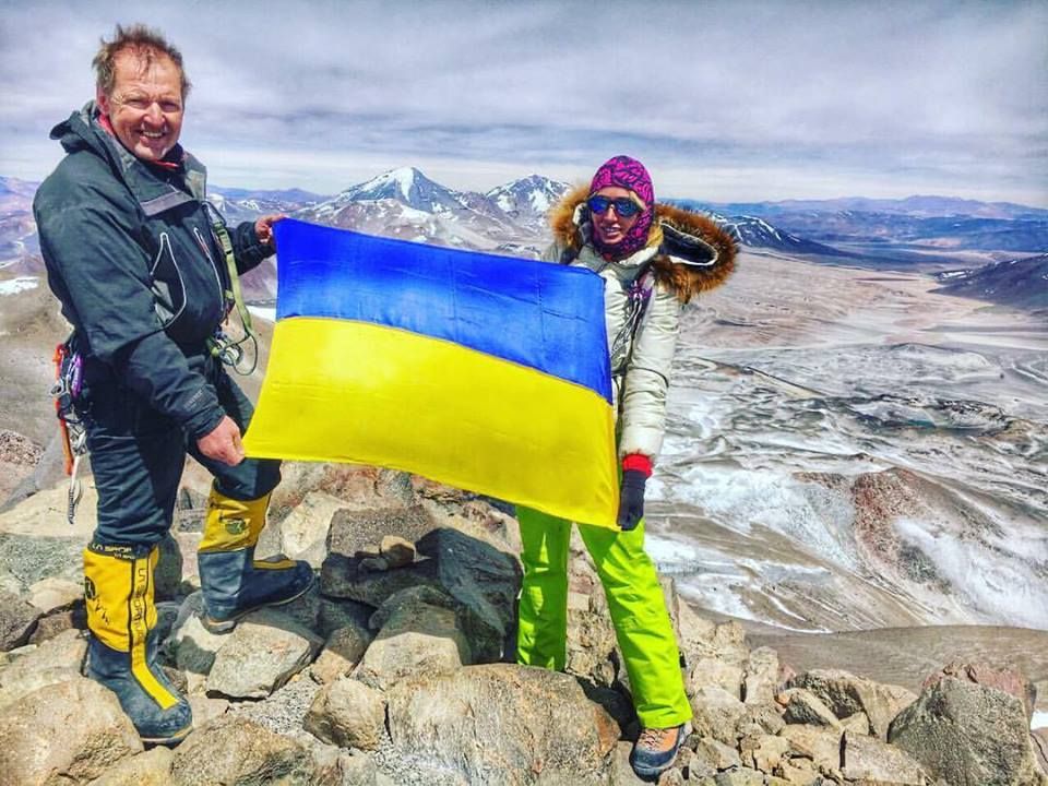Обморожения, слепота и смерть: украинские альпинисты рассказали о деталях покорения Эвереста Обморожения, слепота и смерть: украинские альпинисты рассказали о деталях покорения Эвереста