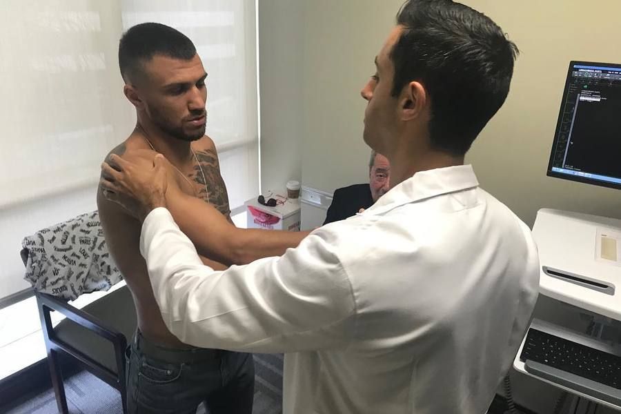 Украинский боксер Василий Ломаченко нуждается в операции на плече