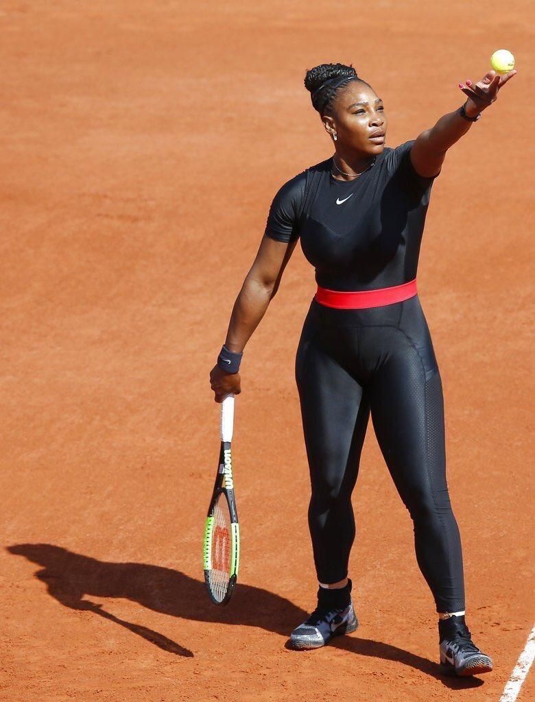 Серена Уильямс отказалась играть с россиянкой Шараповой на Roland Garros