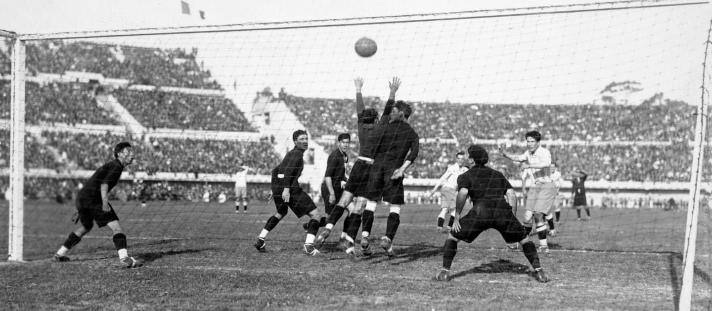 ЧМ-1930 по футболу: первые герои и "убийцы", подкупы и пистолетный салют ЧМ-1930 по футболу: первые герои и "убийцы", подкупы и пистолетный салют