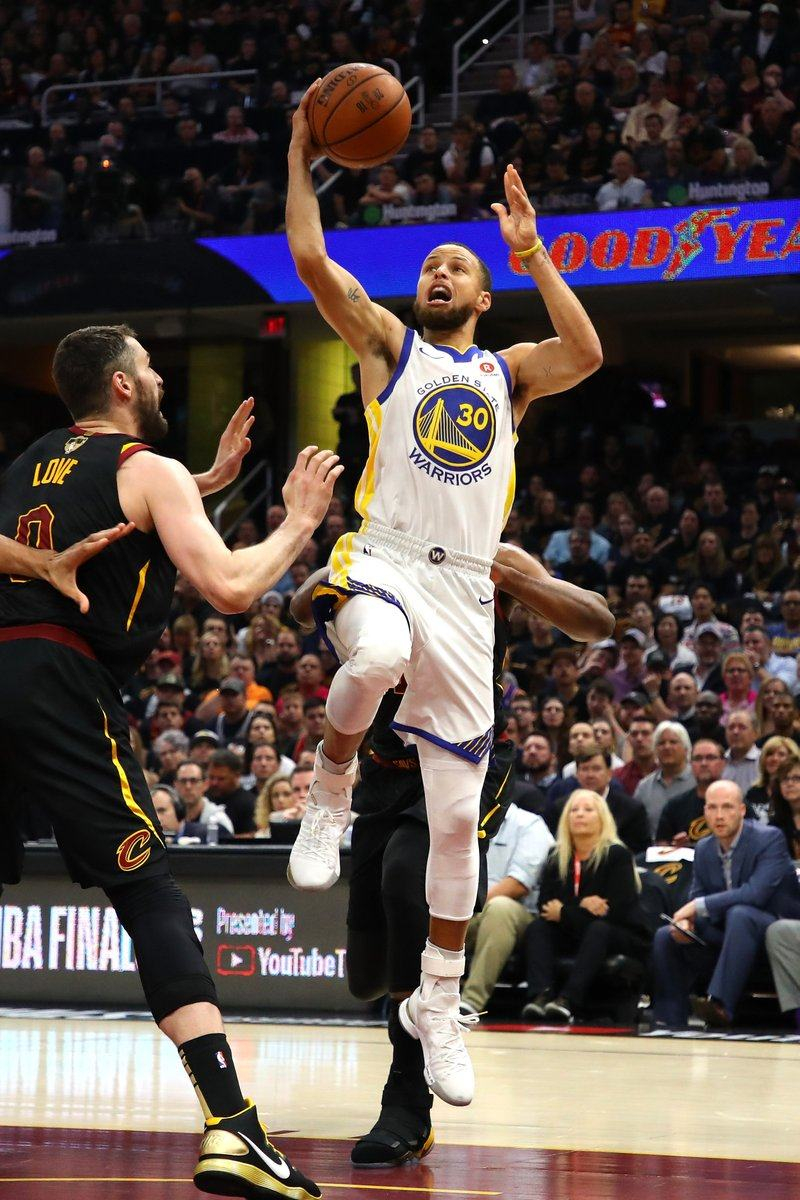 "Голден Стэйт" стали чемпионами НБА