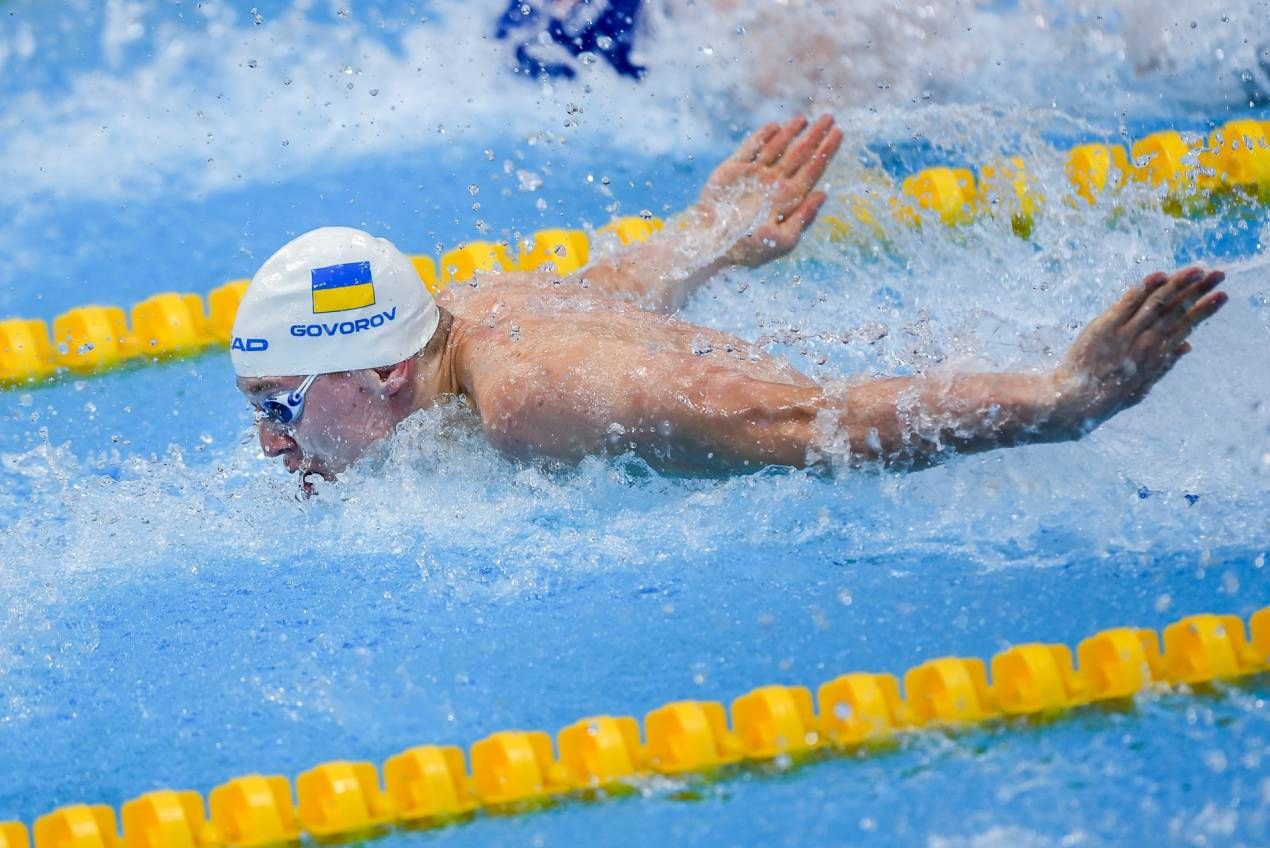 Украинский пловец победил на соревнованиях во Франции