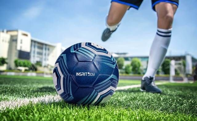 Xiaomi представила "умный" футбольный мяч Insait Joy: чем интересна новинка