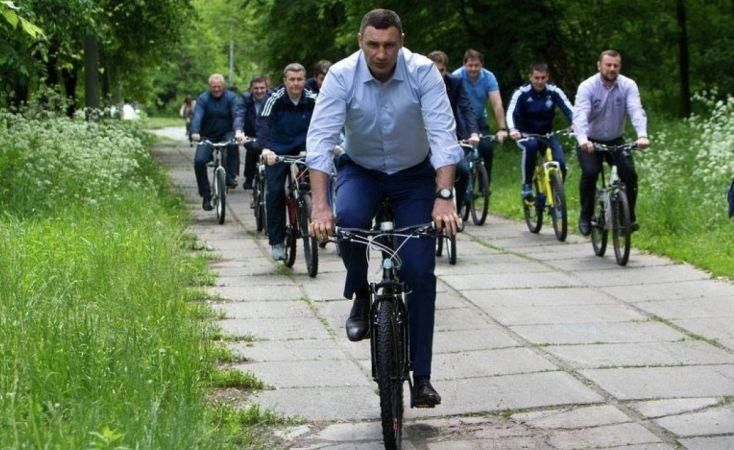 Віталій Кличко увійшов в 5-ку найвпливовіших політиків-спортсменів в світі Віталій Кличко увійшов в 5-ку найвпливовіших політиків-спортсменів в світі