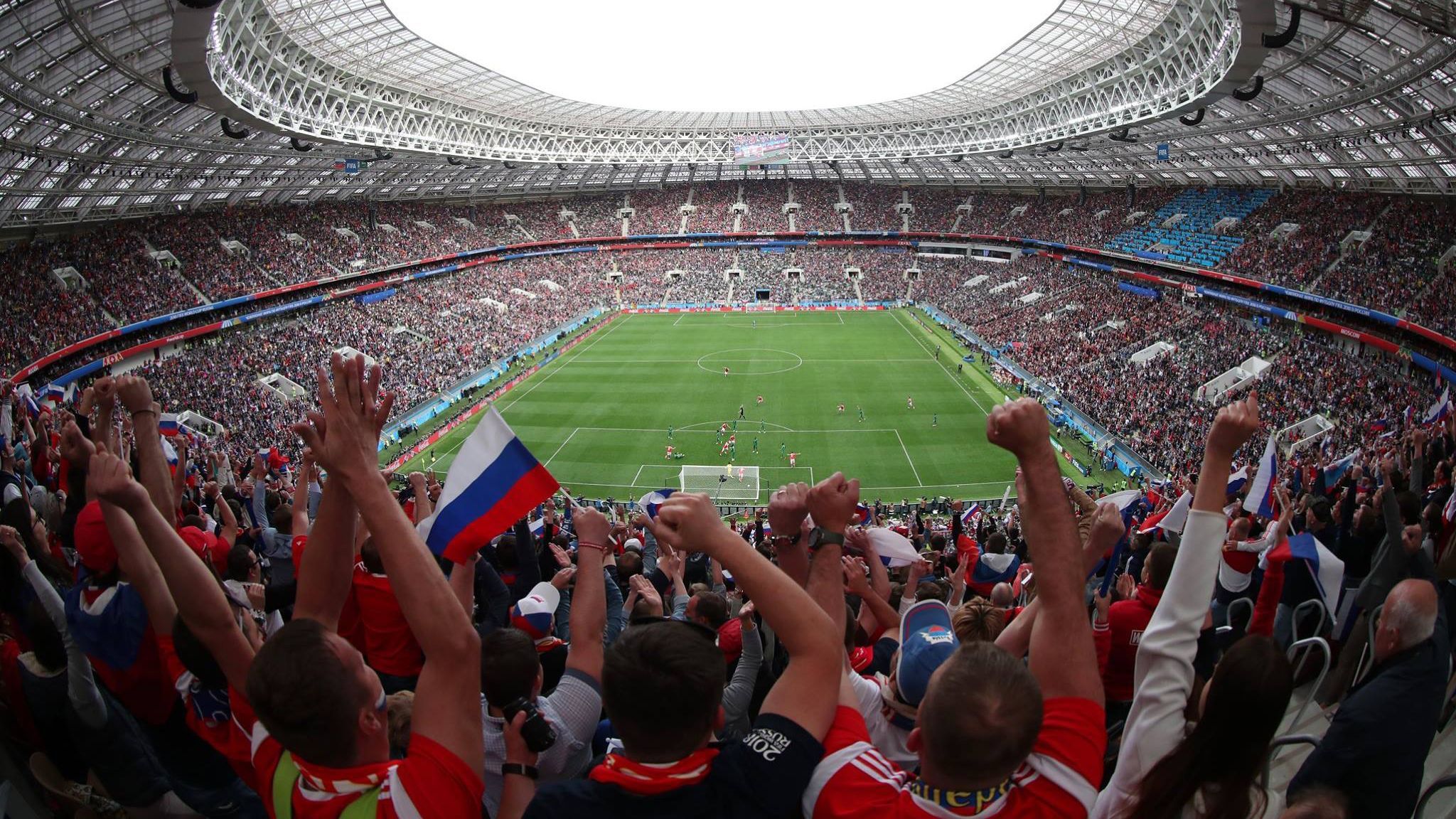 Украинец выбежал на поле во время матча Россия – Саудовская Аравия на Чемпионате мира