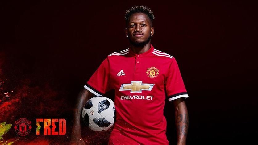 Фреда официально представили в "Манчестер Юнайтед" Фреда официально представили в "Манчестер Юнайтед"