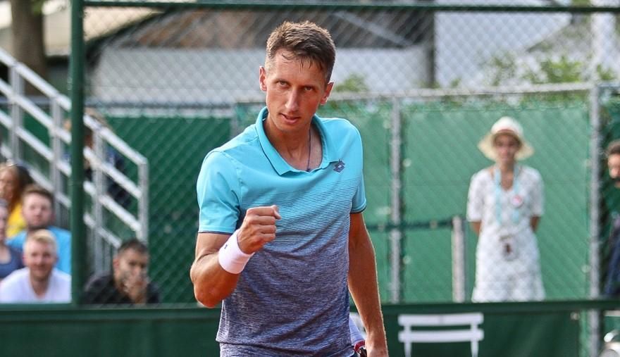 Украинский теннисист Стаховский выиграл первый титул в сезоне