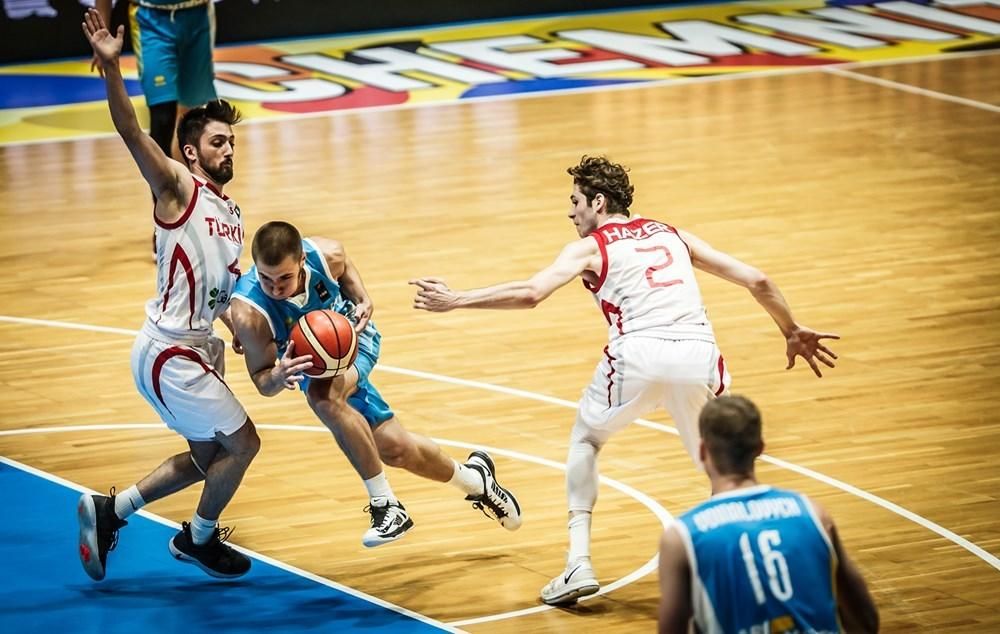 Молодежная сборная Украины потерпела унизительное поражение в 1/8 Чемпионата Европы Молодежная сборная Украины потерпела унизительное поражение в 1/8 Чемпионата Европы