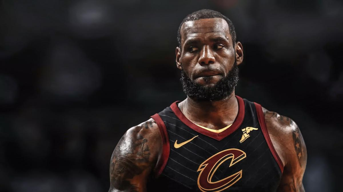 ЛеБрон Джеймс перешел в Лейкерс - детали