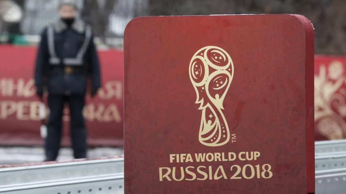 Форма Сенцова: польский художник создал резкую карикатуру про Чемпионата мира в России Форма Сенцова: польский художник создал резкую карикатуру про Чемпионата мира в России