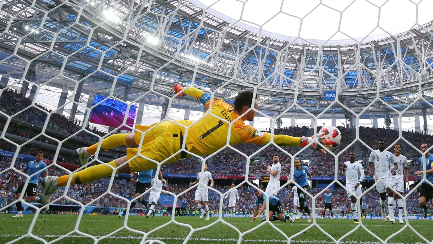 Воротар збірної Франції мало не проковтнув сарану під час матчу Чемпіонату світу: відео Воротар збірної Франції мало не проковтнув сарану під час матчу Чемпіонату світу: відео