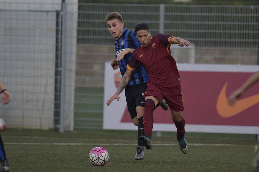 "Карпати" можуть посилитися гравцем італійської "Роми" "Карпати" можуть посилитися гравцем італійської "Роми"